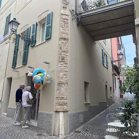 Bilocale Ben Arredato In Centro Storico Aria Condizionata Pass Auto 아파트 *