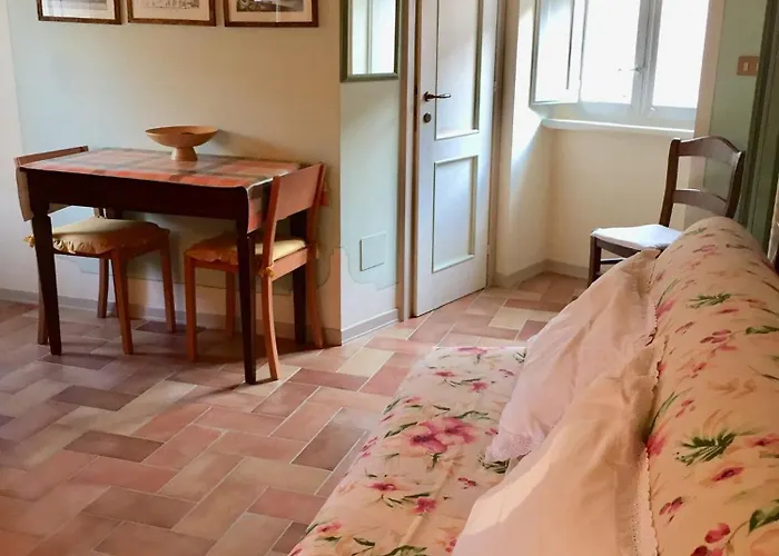 Bilocale Ben Arredato In Centro Storico Aria Condizionata Pass Auto Διαμέρισμα