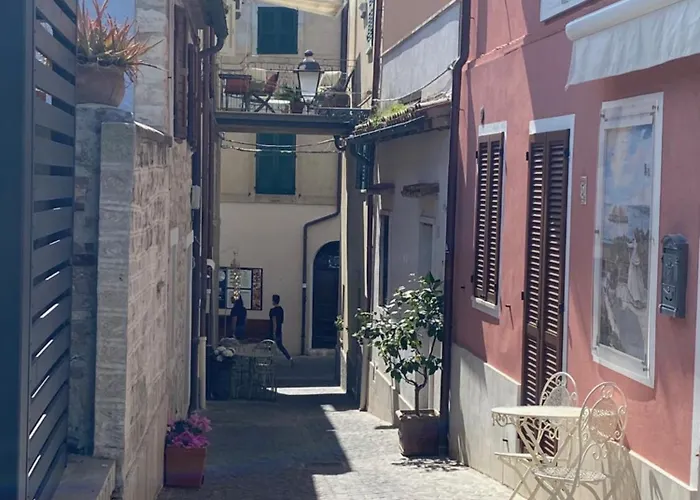 Bilocale Ben Arredato In Centro Storico Aria Condizionata Pass Auto Sirolo